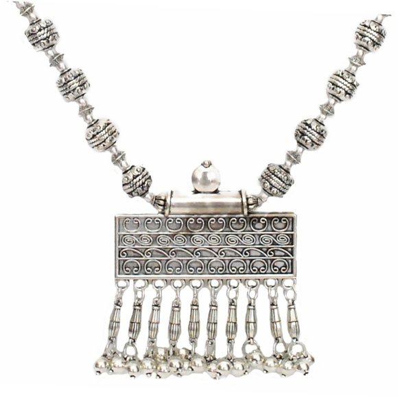 The Long Tribal Necklace - Picture 2 of 4